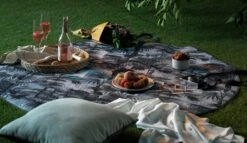 Habitat Palm Print Round Picnic Blanket -Trend Furniture 1181461 R Z003C