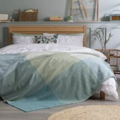 Habitat Gingham Check Handwoven Throw - 125x150cm 9 Habitat Gingham Check Handwoven Throw - 125x150cm -Trend Furniture 2255451 R Z001C