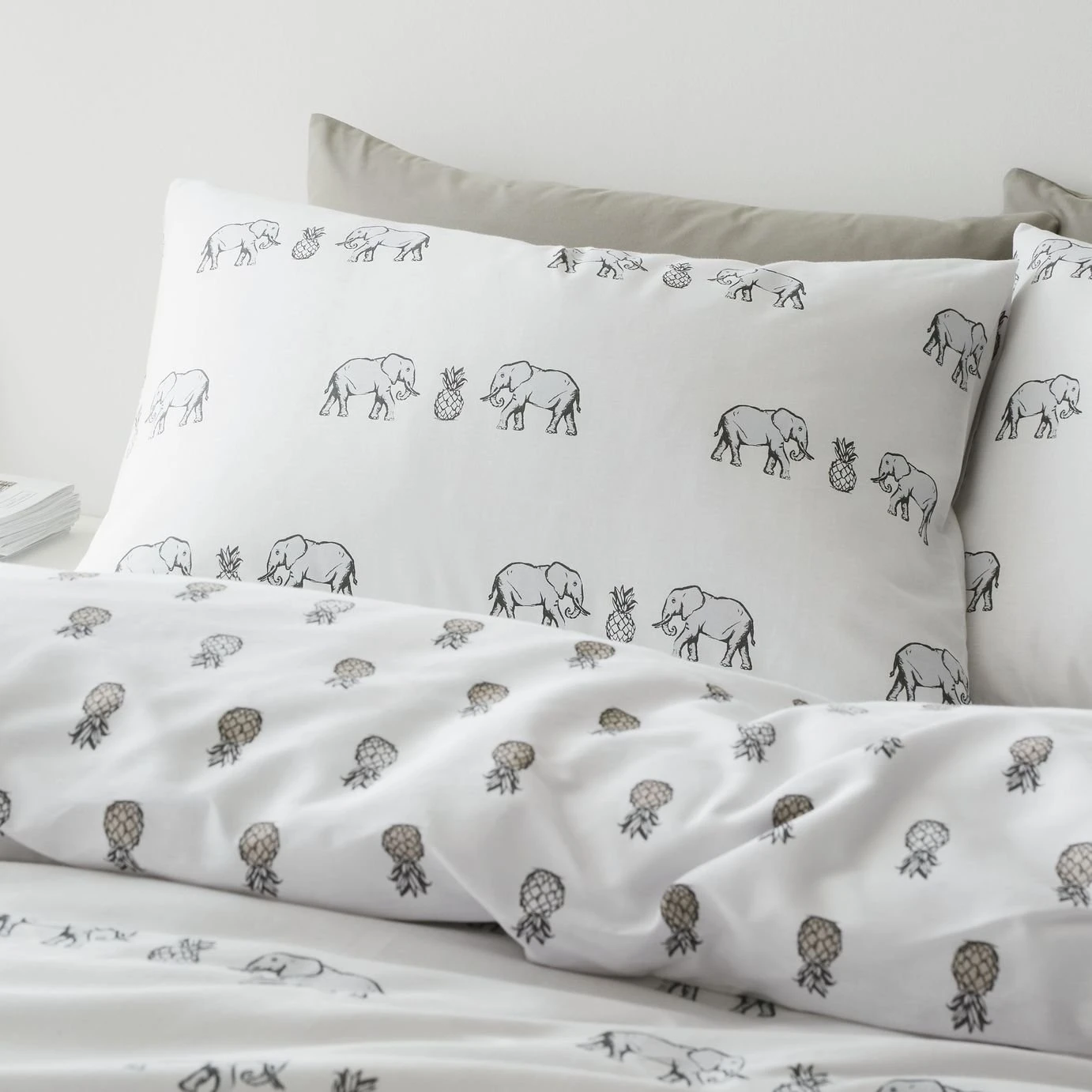 Pineapple Elephant Tembo Natural Bedding Set - King 6 Pineapple Elephant Tembo Natural Bedding Set - King - Image 4