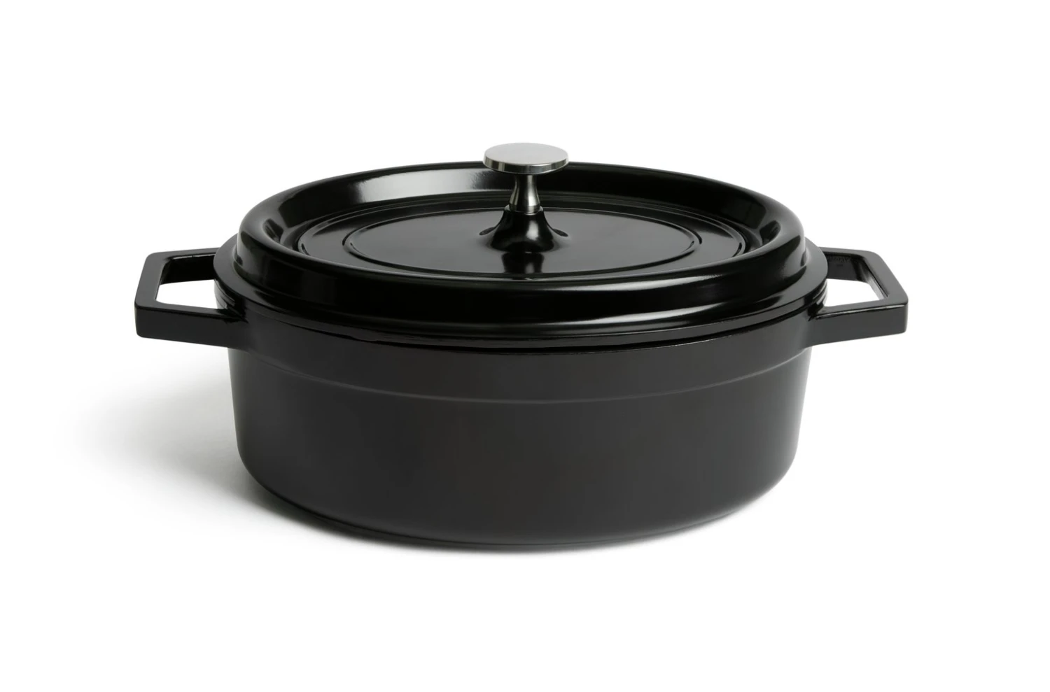 Habitat 3.6 Litre Cast Aluminium Casserole Dish - Black 3 Habitat 3.6 Litre Cast Aluminium Casserole Dish - Black