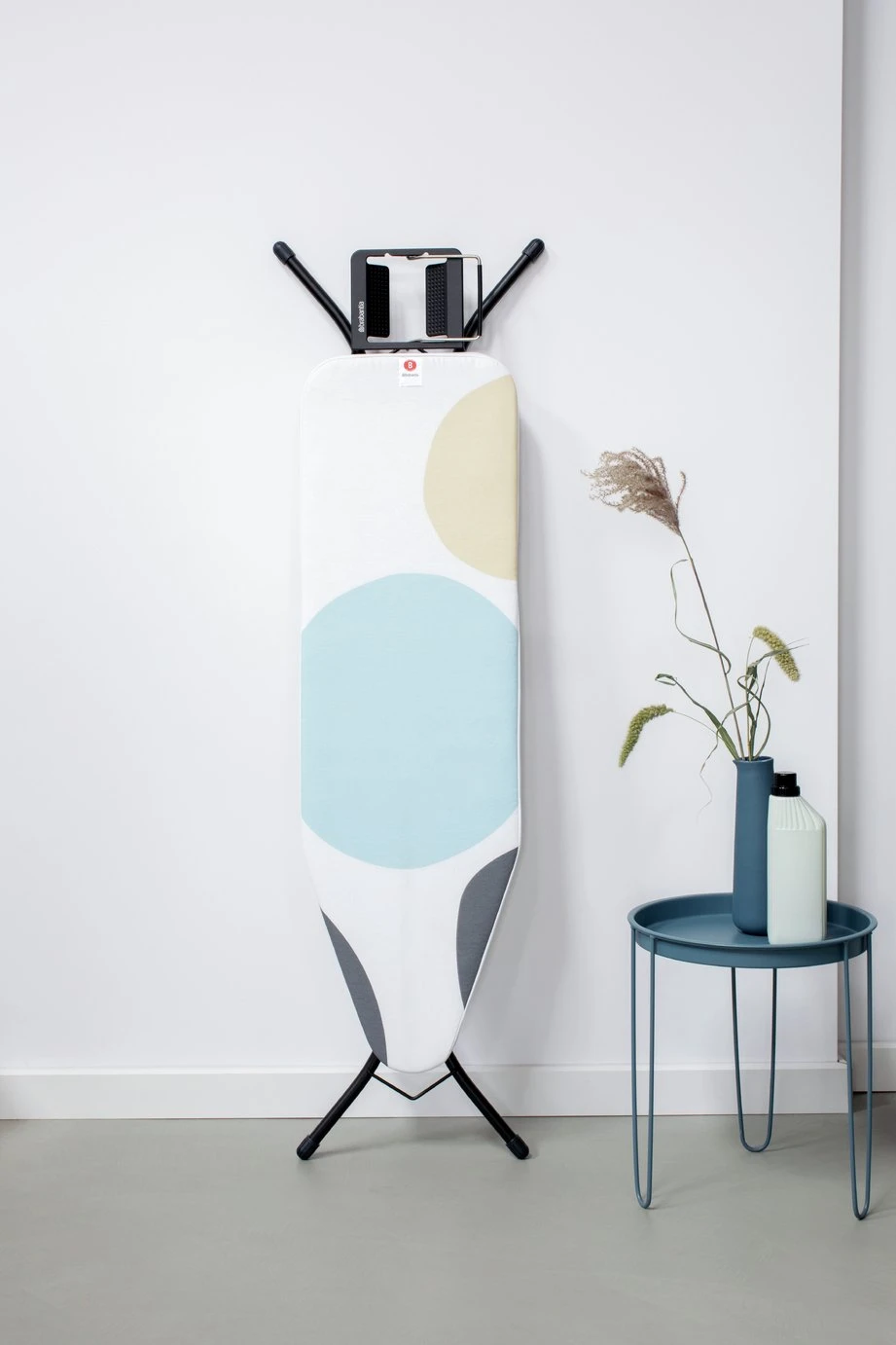 Brabantia 124 X 38cm Ironing Board Spring Bubbles 5 Brabantia 124 X 38cm Ironing Board Spring Bubbles - Image 3