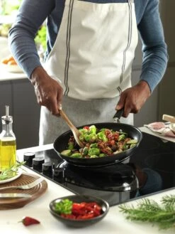 Tefal Jamie Oliver 28cm Frying Pan 11 Tefal Jamie Oliver 28cm Frying Pan -Trend Furniture 9347427 R Z001C