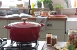 Habitat Country Manor 5.3 Litre Cast Iron Casserole Dish -Trend Furniture 9377143 R Z001C