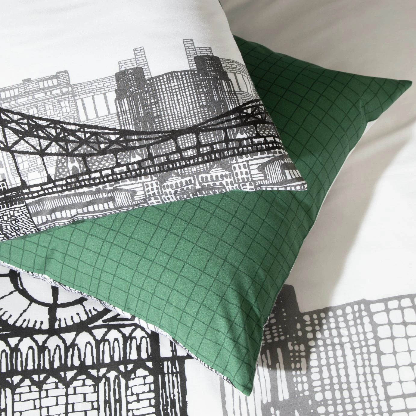 Habitat London Skyline Print Black &White Bedding Set-Single 6 Habitat London Skyline Print Black &White Bedding Set-Single - Image 4