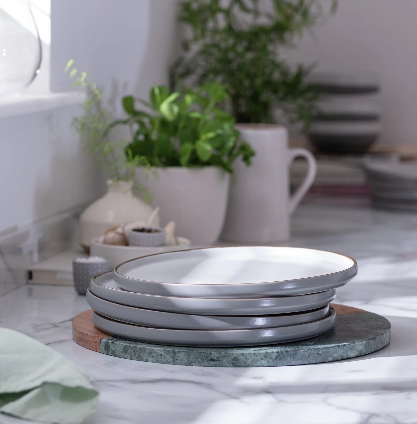 Habitat Speckle 4 Piece Stoneware Dinner Plate - Grey 4 Habitat Speckle 4 Piece Stoneware Dinner Plate - Grey - Image 2